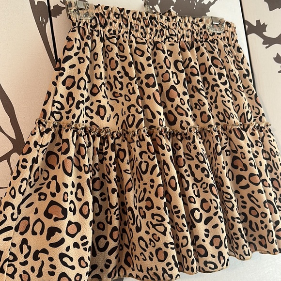 Stretchy waist Cheetah Skirt - Picture 4 of 4